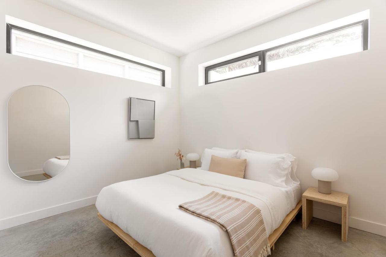 Welcome To Kinn Apartment - Lovely One Bedroom Vancouver Bagian luar foto