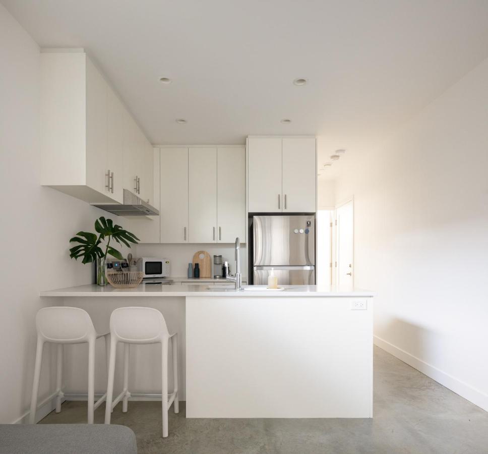 Welcome To Kinn Apartment - Lovely One Bedroom Vancouver Bagian luar foto